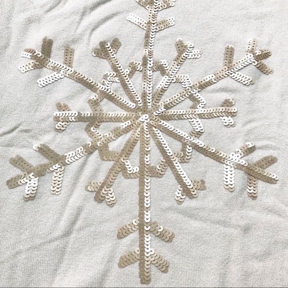 Snowflake Dreams sweater - Picture 4 of 4